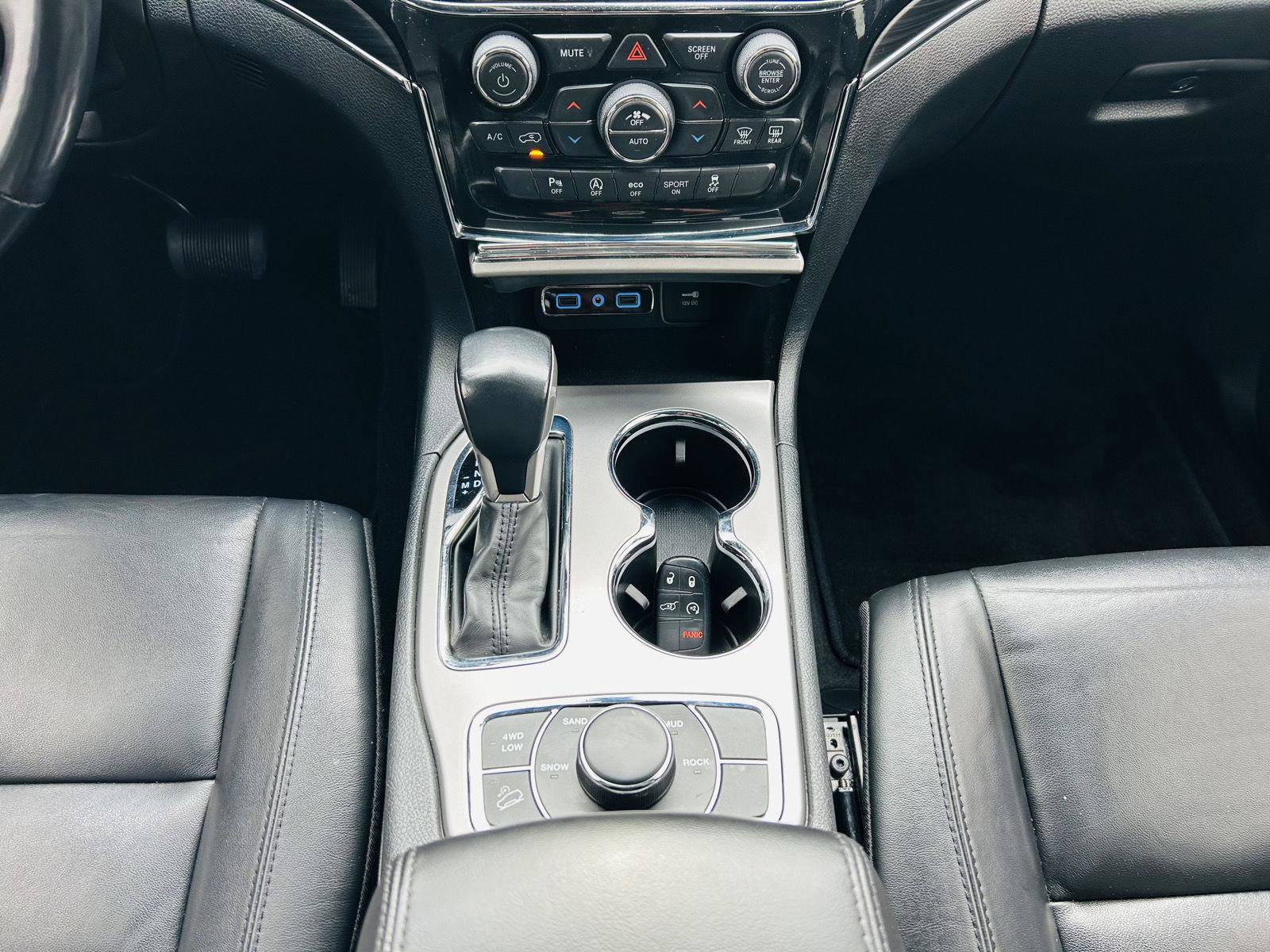 Used 2021 Jeep Grand Cherokee Limited w/ Sun & Sound Group image 22