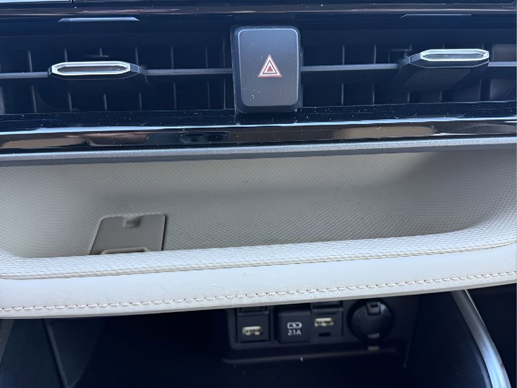 Used 2020 Toyota Highlander Limited image 22