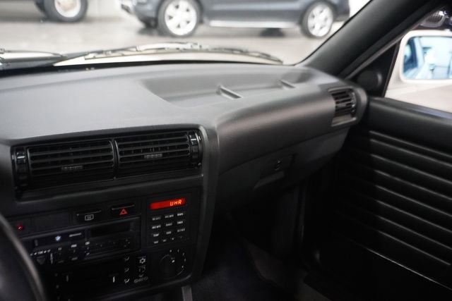 Used 1991 BMW M3 Coupe image 24