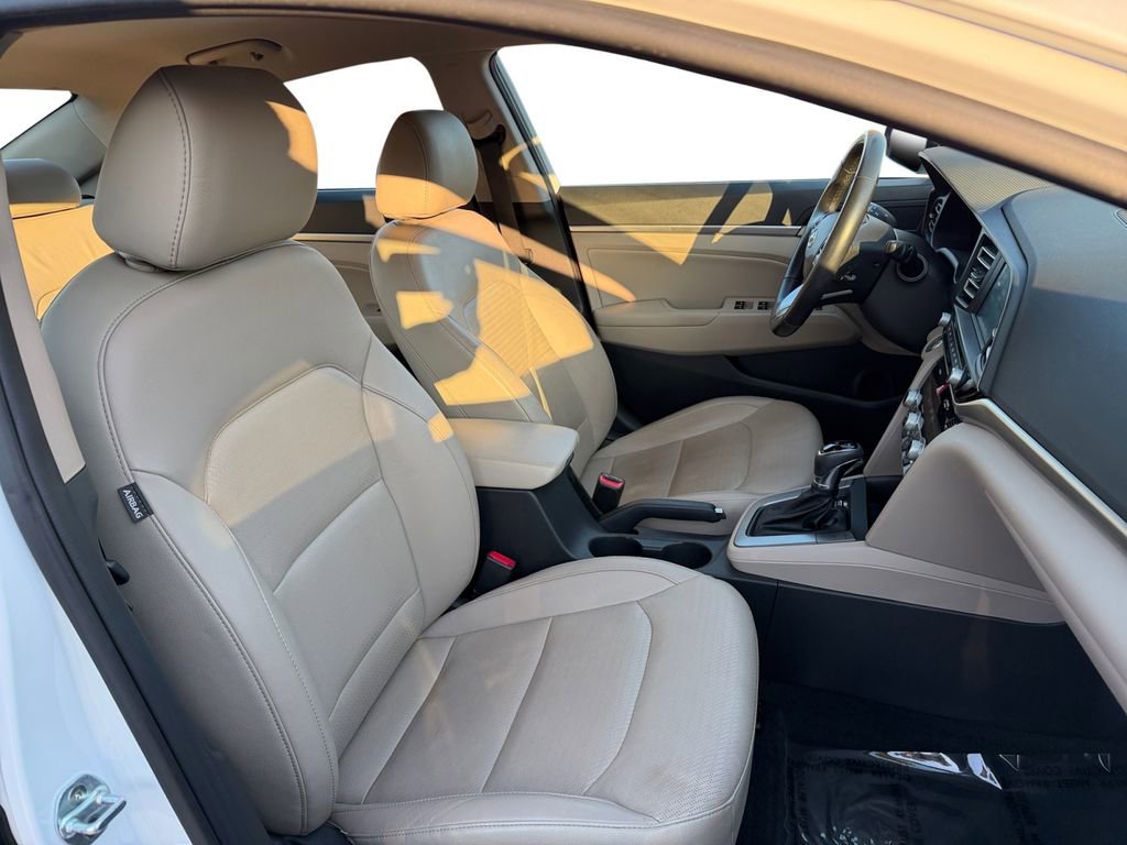Used 2020 Hyundai Elantra Limited image 15