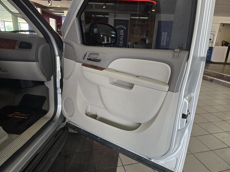 Used 2010 Chevrolet Tahoe LT AWD/4WD image 13