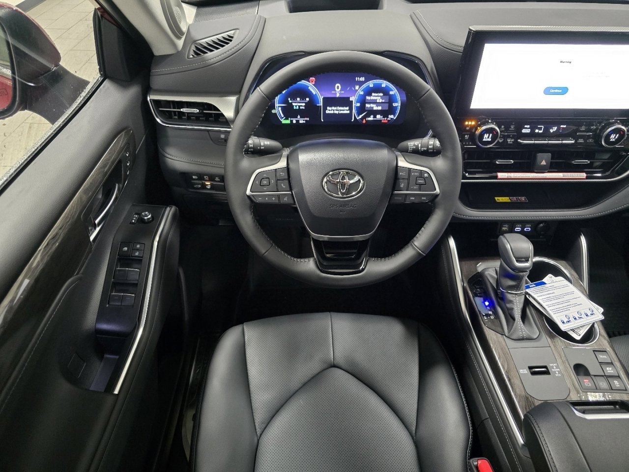 New 2026 Toyota Highlander Platinum image 25