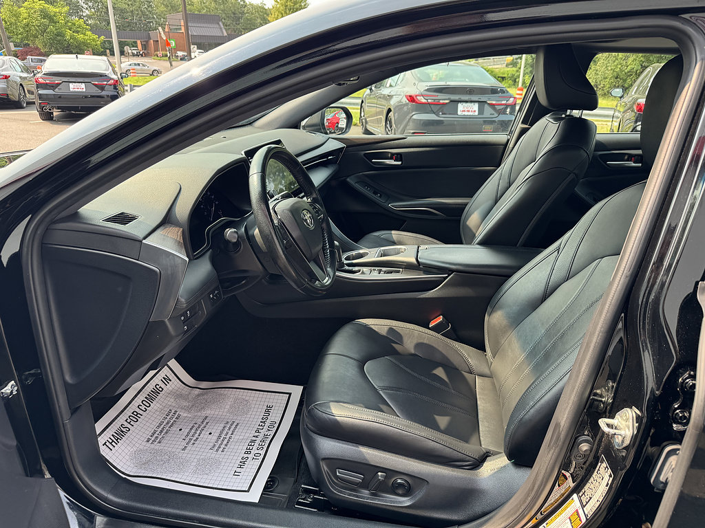 Used 2019 Toyota Avalon XLE w/ Moonroof Package FWD image 8