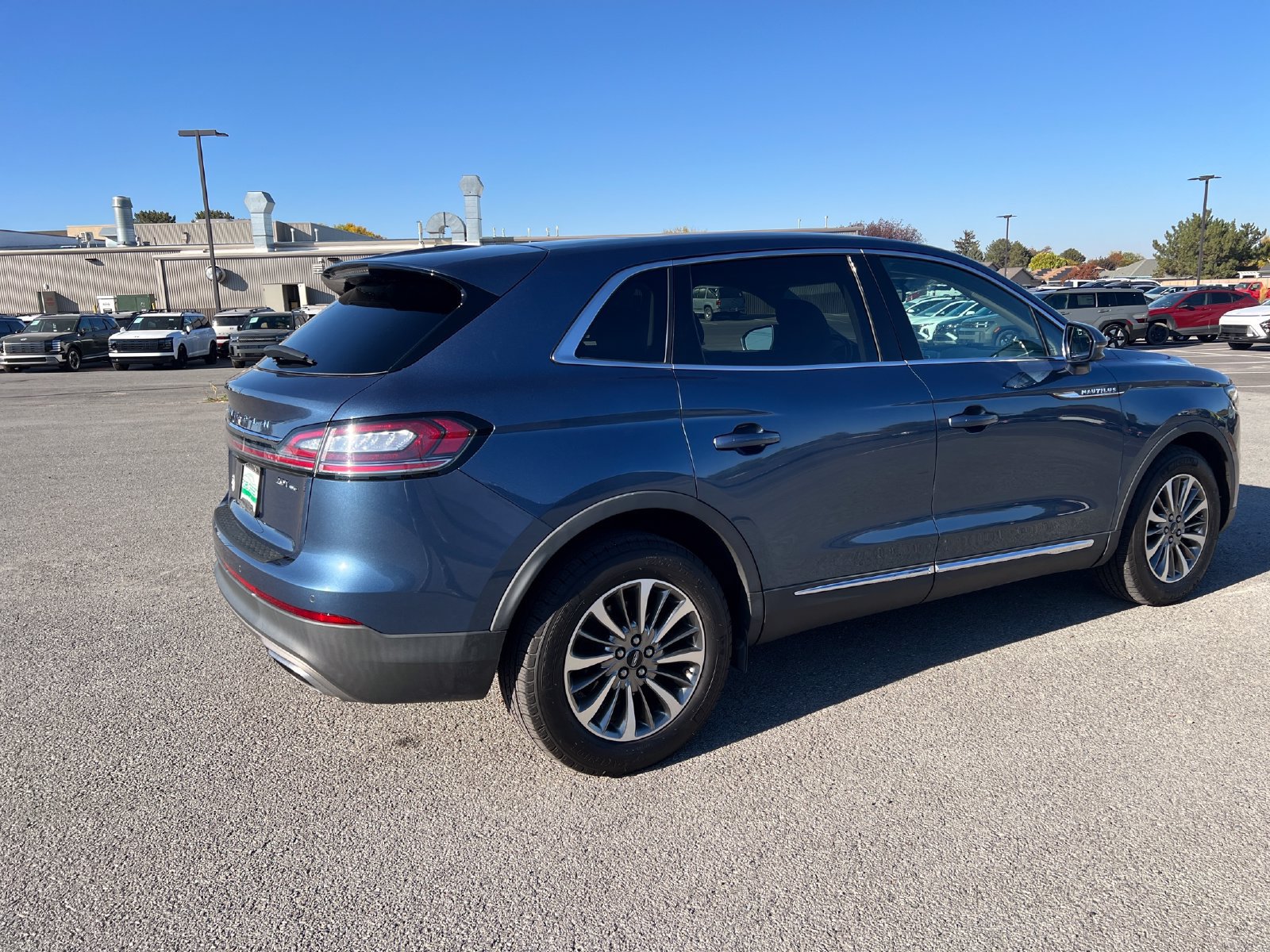Used 2019 Lincoln Nautilus Select AWD/4WD image 3