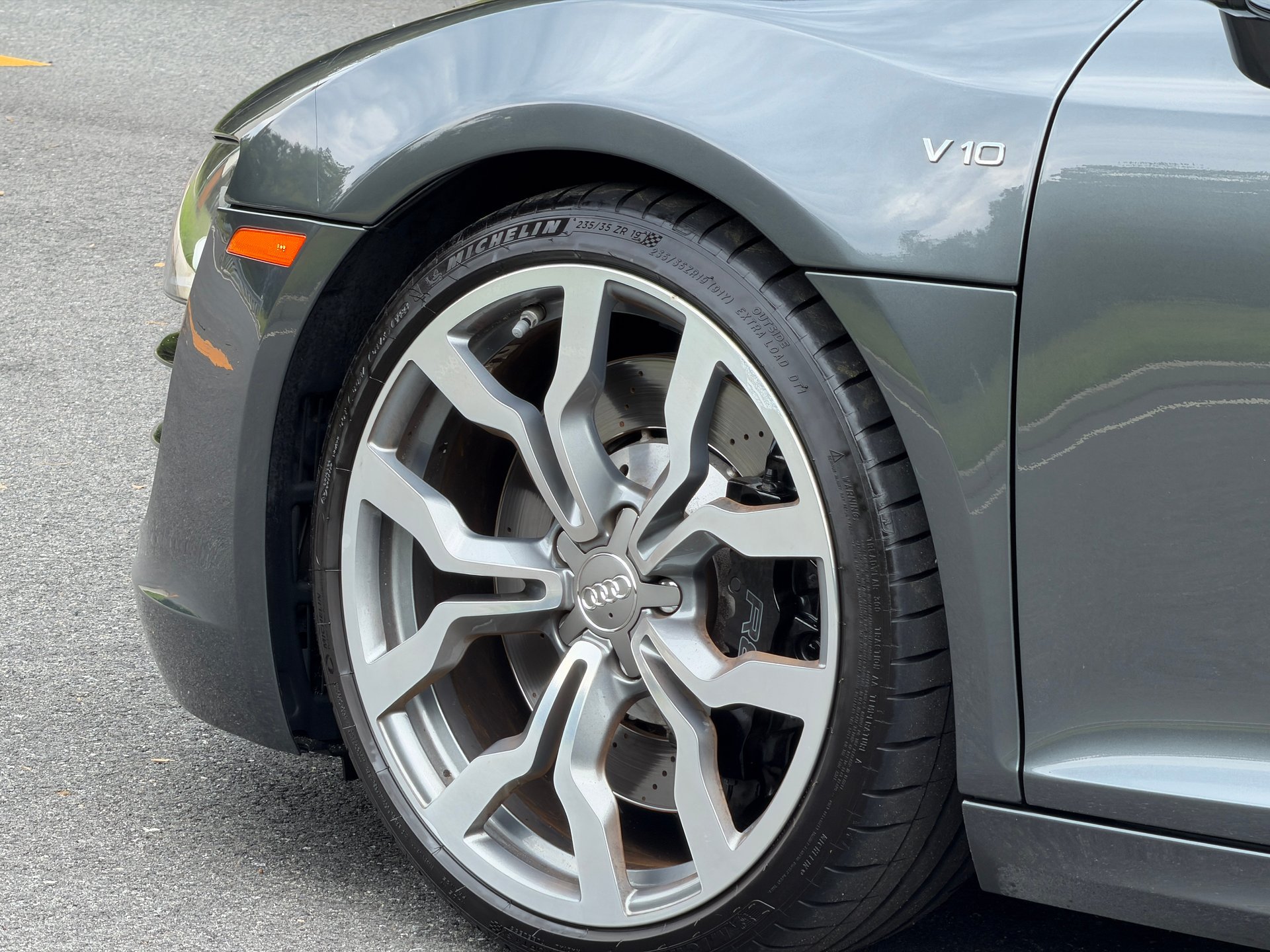 Used 2011 Audi R8 V10 AWD/4WD image 6