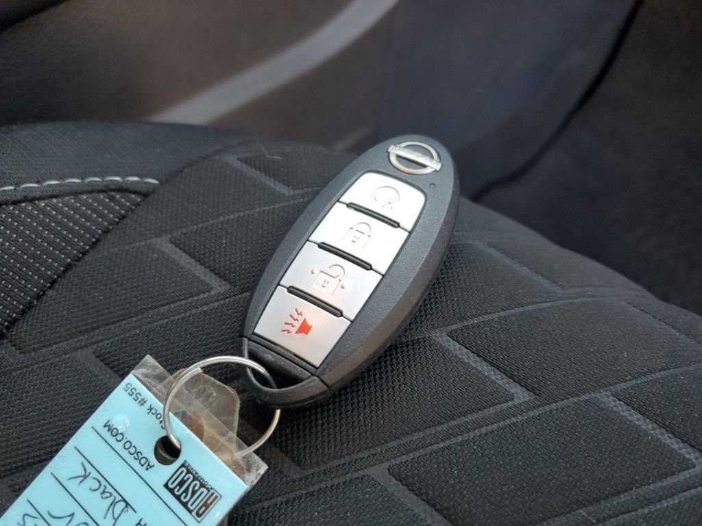 Used 2022 Nissan Kicks SV image 38