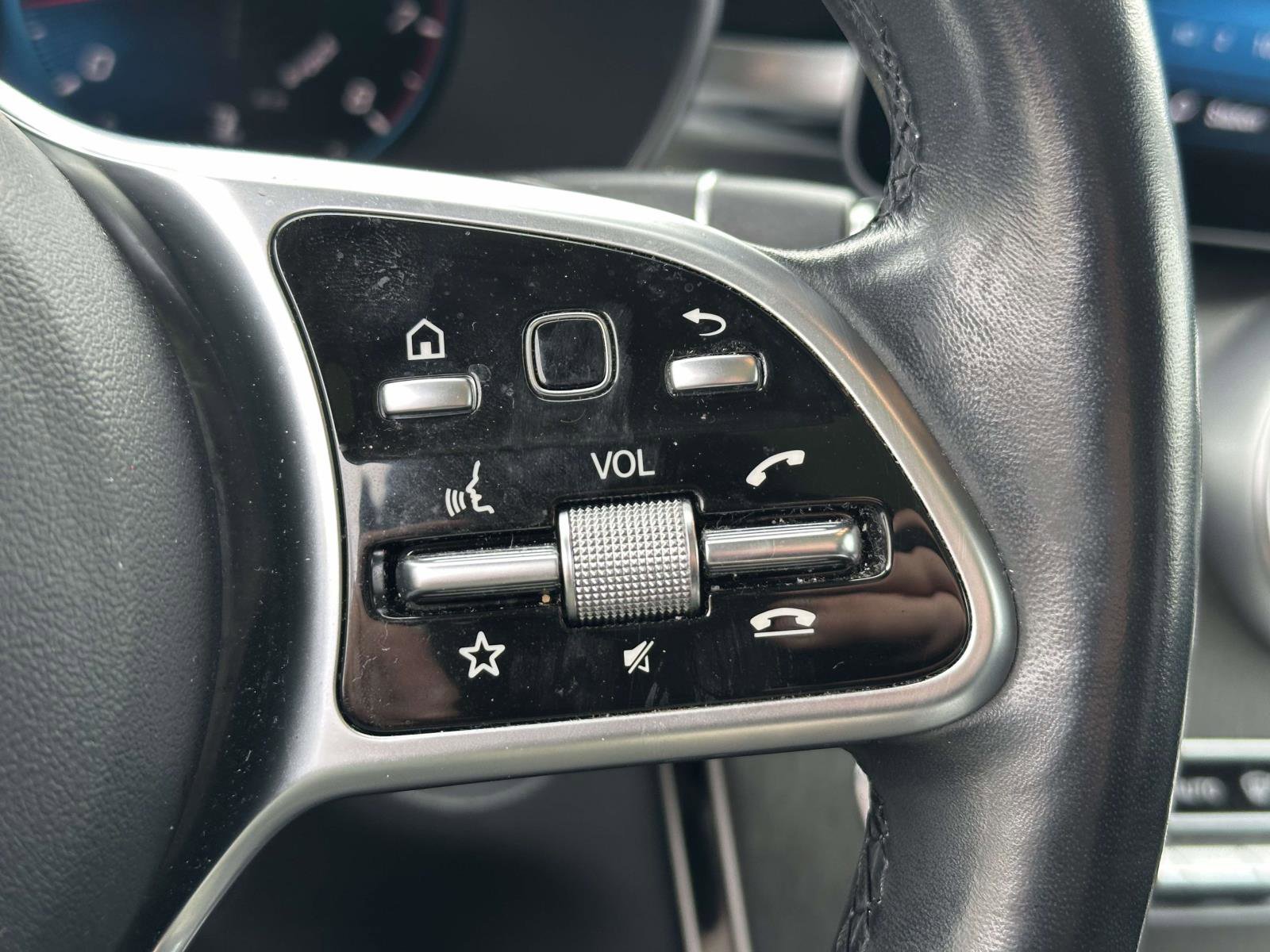 Used 2021 Mercedes-Benz GLC 300 4MATIC image 24