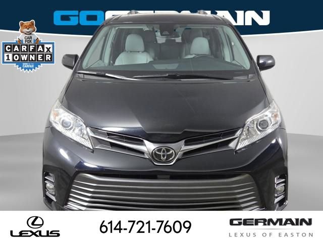Used 2018 Toyota Sienna XLE w/ XLE Navigation Package image 3