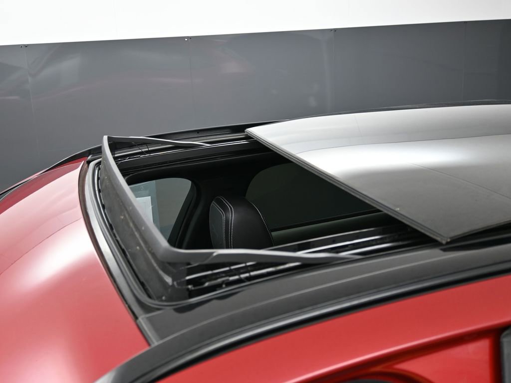 Used 2025 Jaguar F-PACE R-Dynamic S image 11