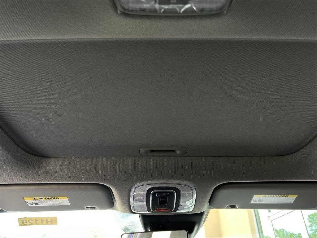 Used 2024 Hyundai Elantra SEL w/ Convenience Package image 4