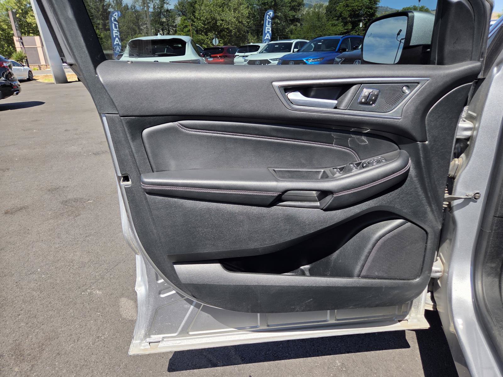 Used 2024 Ford Edge Titanium AWD/4WD image 12