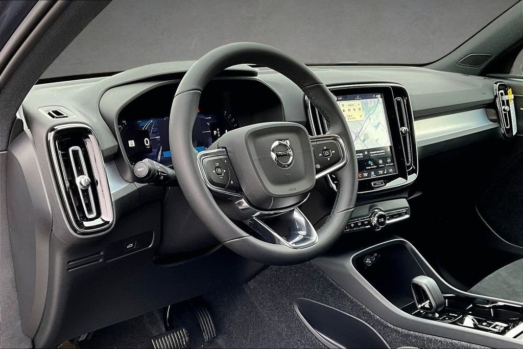 New 2026 Volvo XC40 B5 Ultra w/ Protection Package Premier image 7