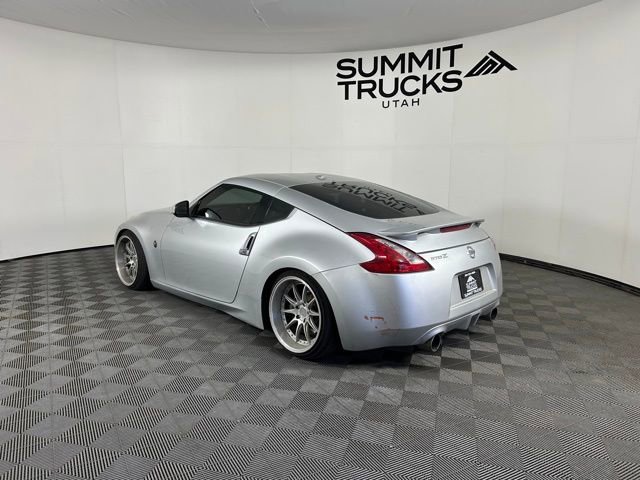 Used 2011 Nissan 370Z Touring w/ Sport Pkg image 3