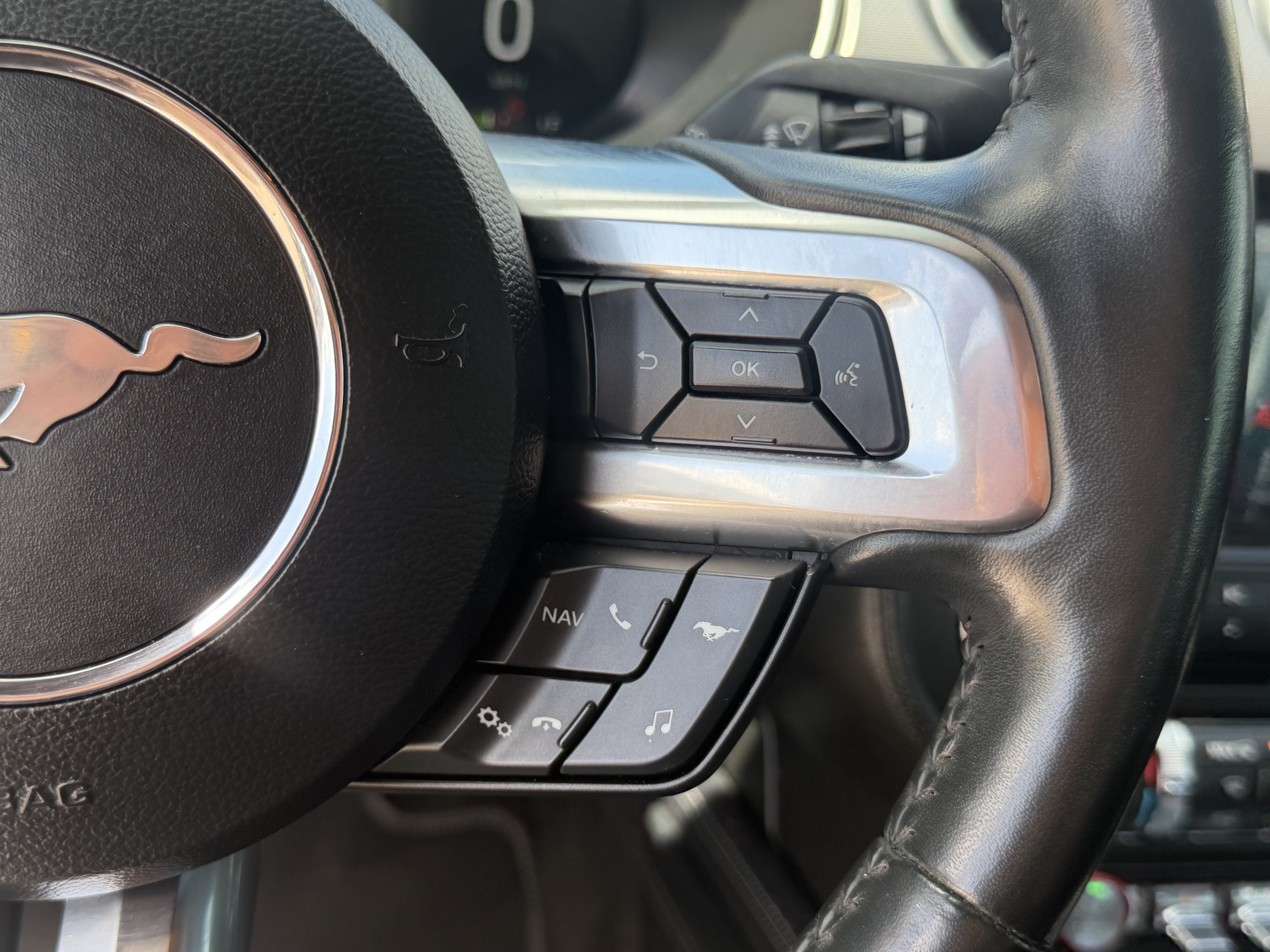 Used 2018 Ford Mustang GT Premium w/ Equipment Group 401A RWD image 19