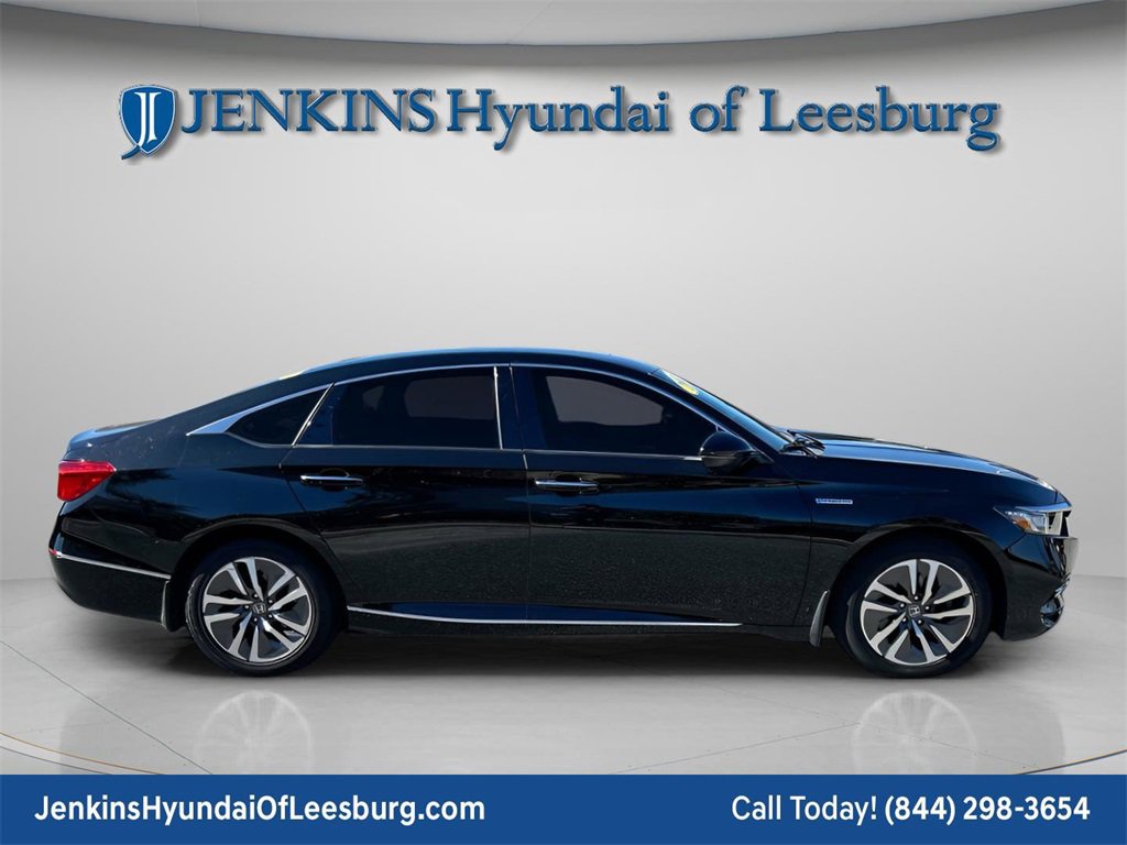 Used 2018 Honda Accord Touring image 2