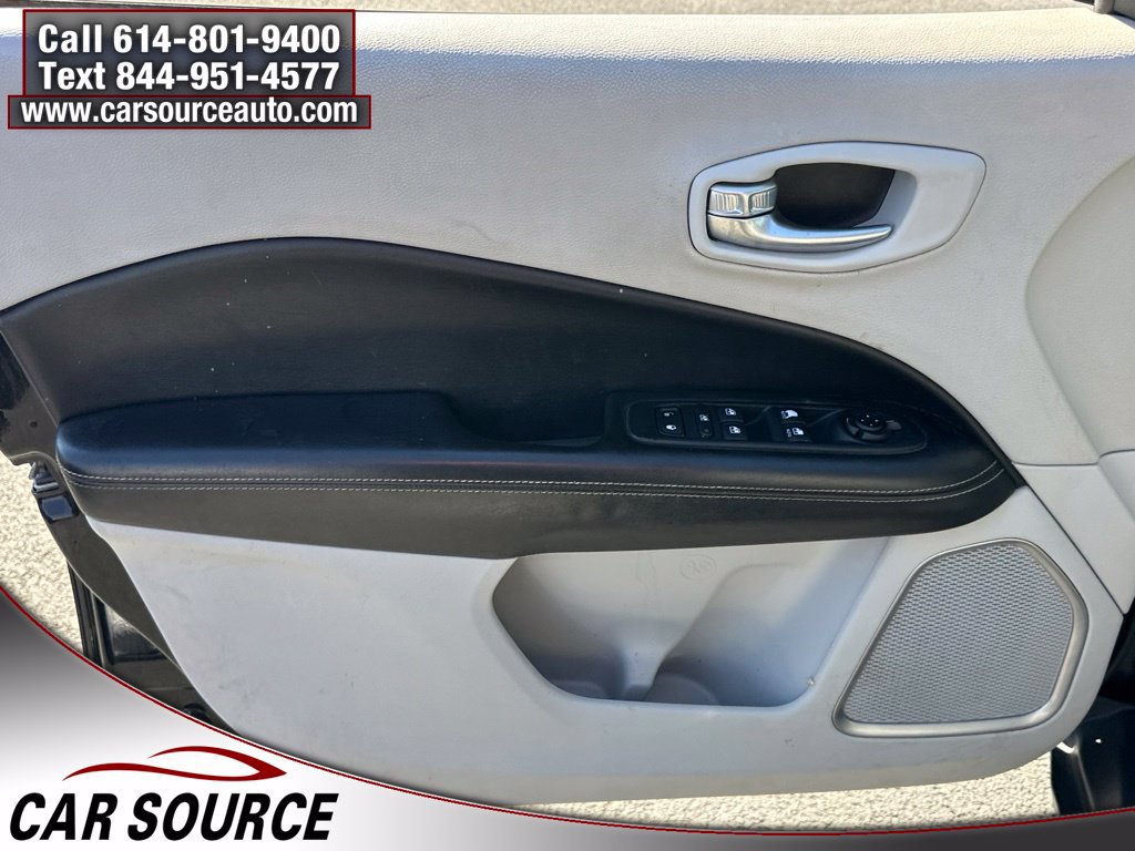 Used 2018 Jeep Compass Latitude w/ Popular Equipment Group FWD image 13