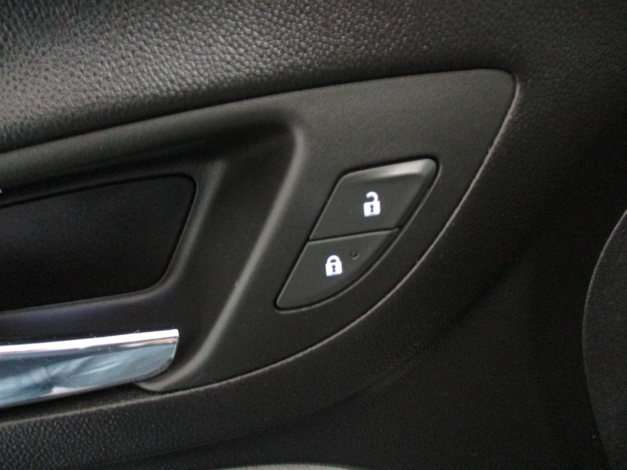 Used 2023 Chevrolet Equinox LT w/ Driver Convenience Package AWD/4WD image 17