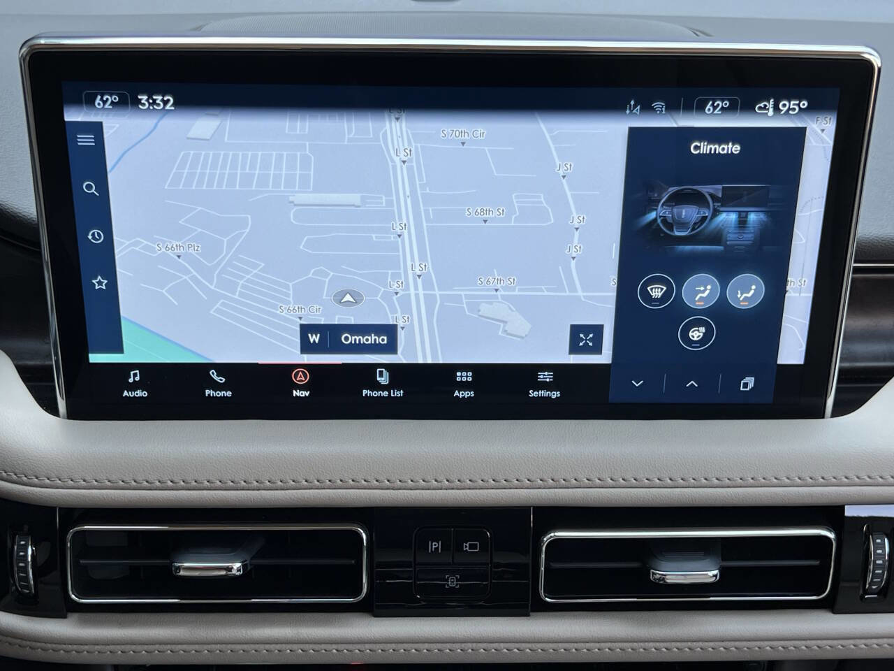 Used 2022 Lincoln Nautilus Reserve image 29