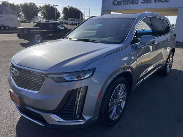 Used 2025 Cadillac XT6 Premium Luxury image 11
