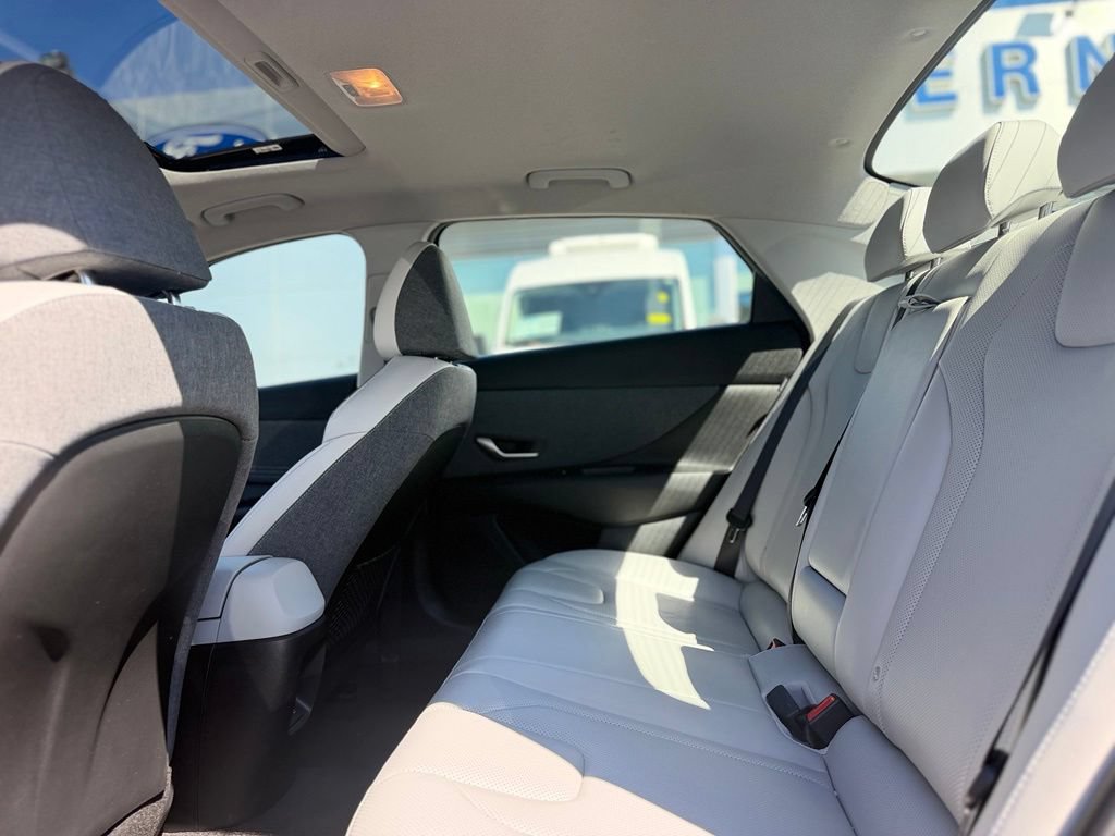 Used 2024 Hyundai Elantra Limited FWD image 21