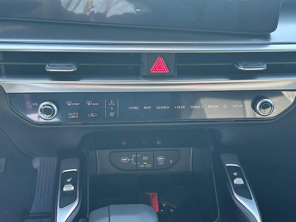 New 2026 Kia Sorento S w/ S Panoramic Sunroof Package image 16