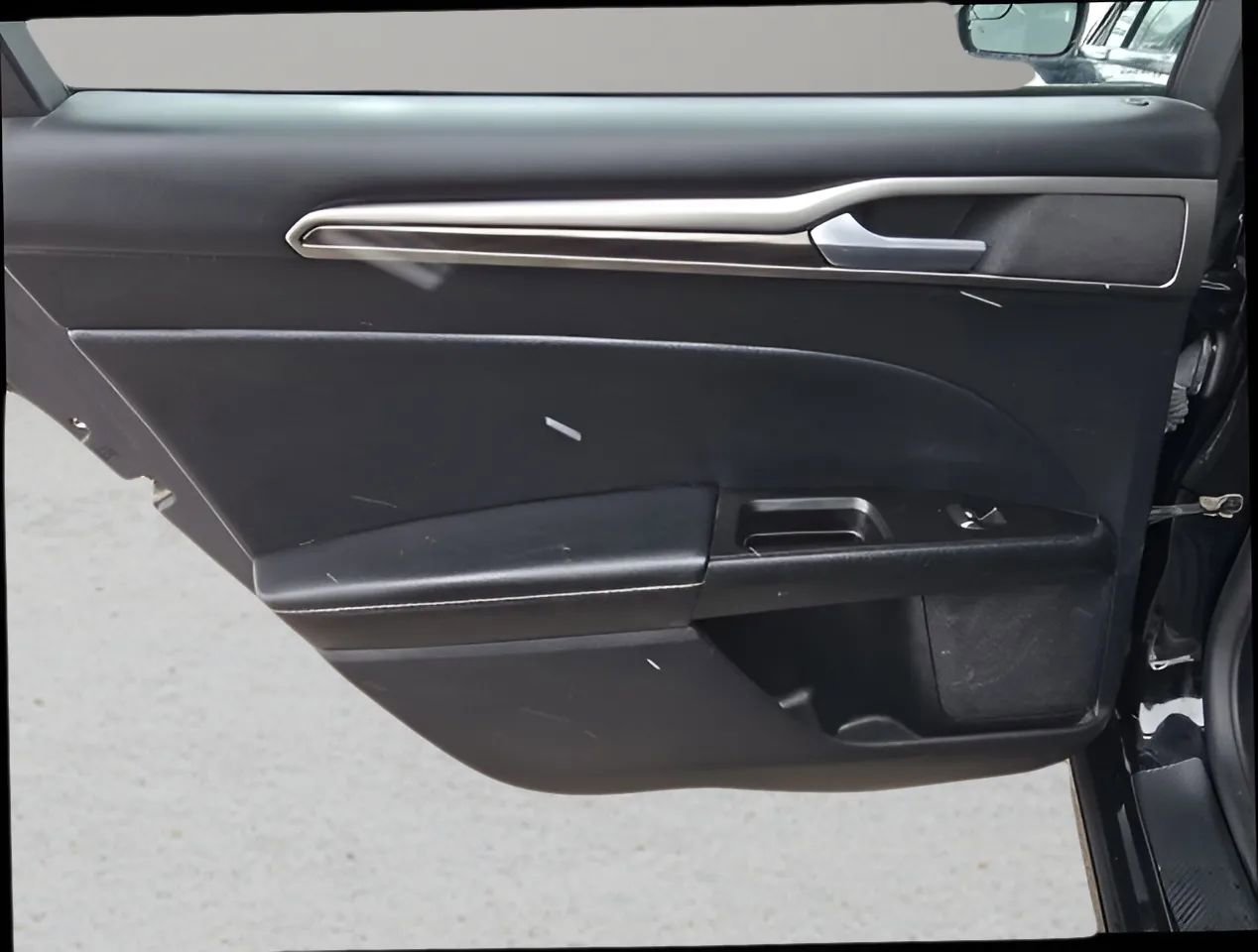 Used 2018 Ford Fusion SE w/ Fusion SE Technology Package image 11