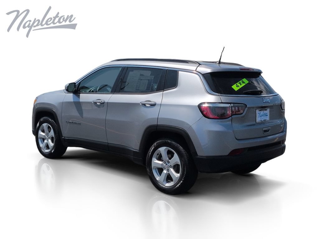 Used 2018 Jeep Compass Latitude FWD image 3