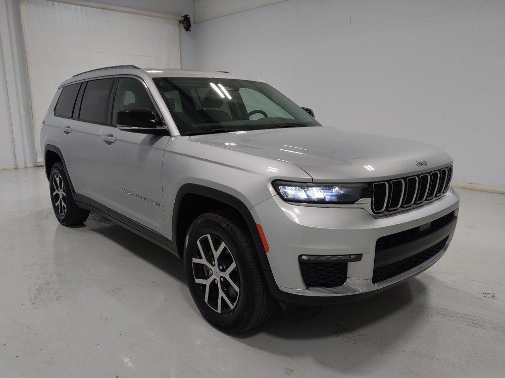 Used 2023 Jeep Grand Cherokee L Limited AWD/4WD image 13