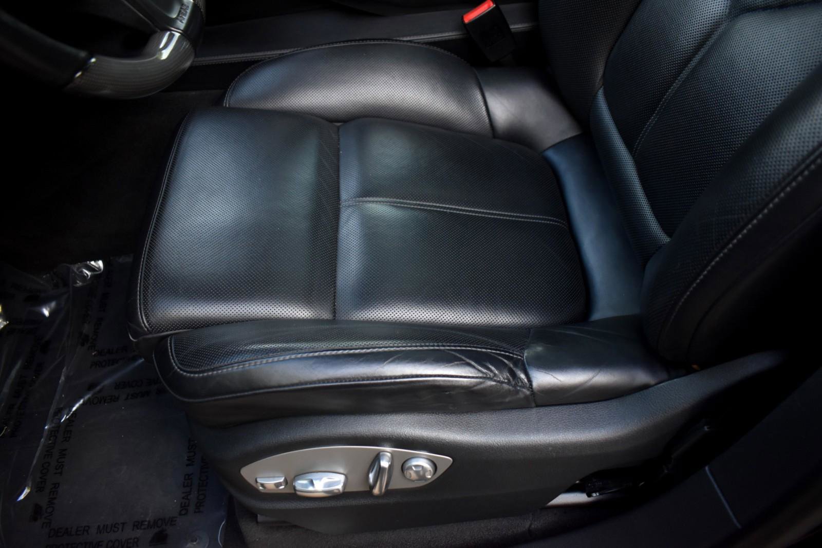 Used 2014 Porsche Cayenne Turbo w/ Comfort Plus Package (PU4) image 32