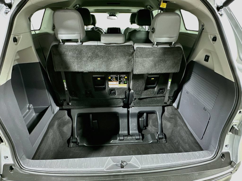Certified 2022 Toyota Sienna XLE w/ XLE Plus Package AWD/4WD image 26