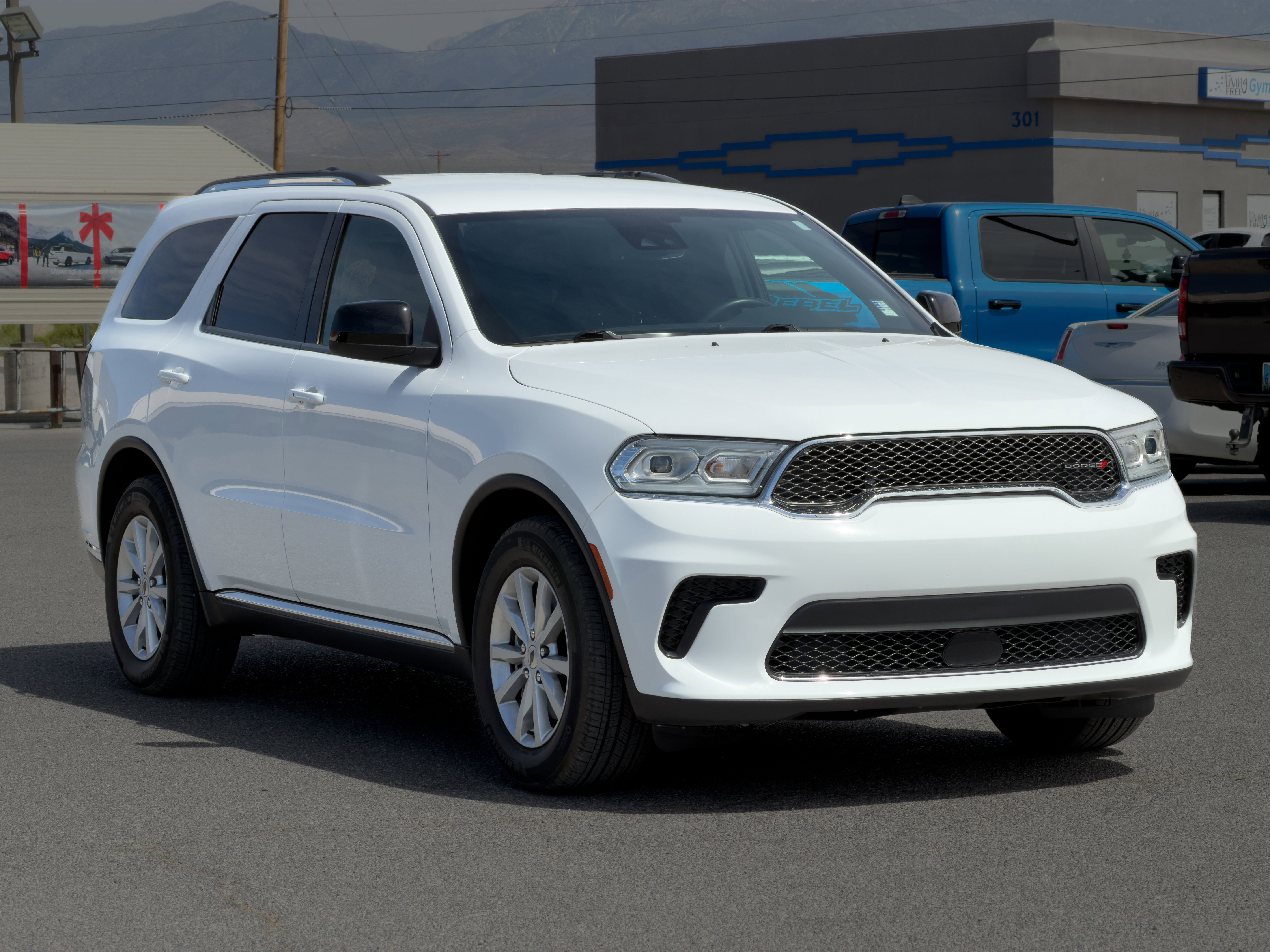 Used 2023 Dodge Durango SXT Launch Edition RWD image 7