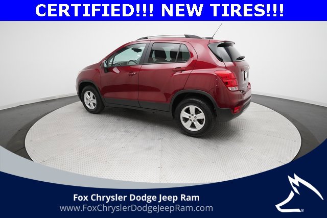 Used 2022 Chevrolet Trax LT w/ LT Convenience Package image 12