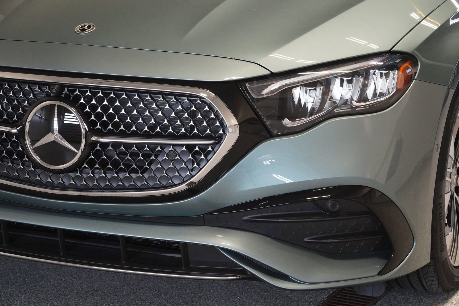 New 2026 Mercedes-Benz E 350 4MATIC Sedan image 8