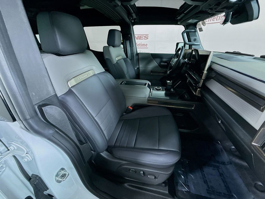 Used 2025 GMC Hummer EV 3X image 33