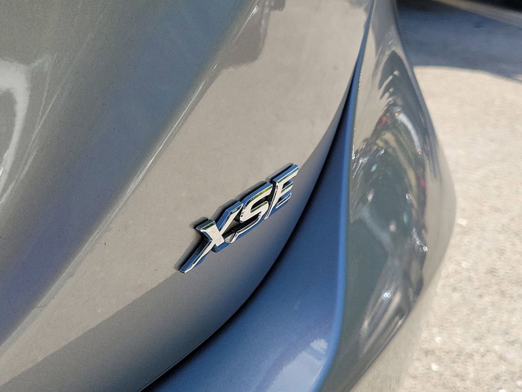 Used 2020 Toyota Camry XSE image 12