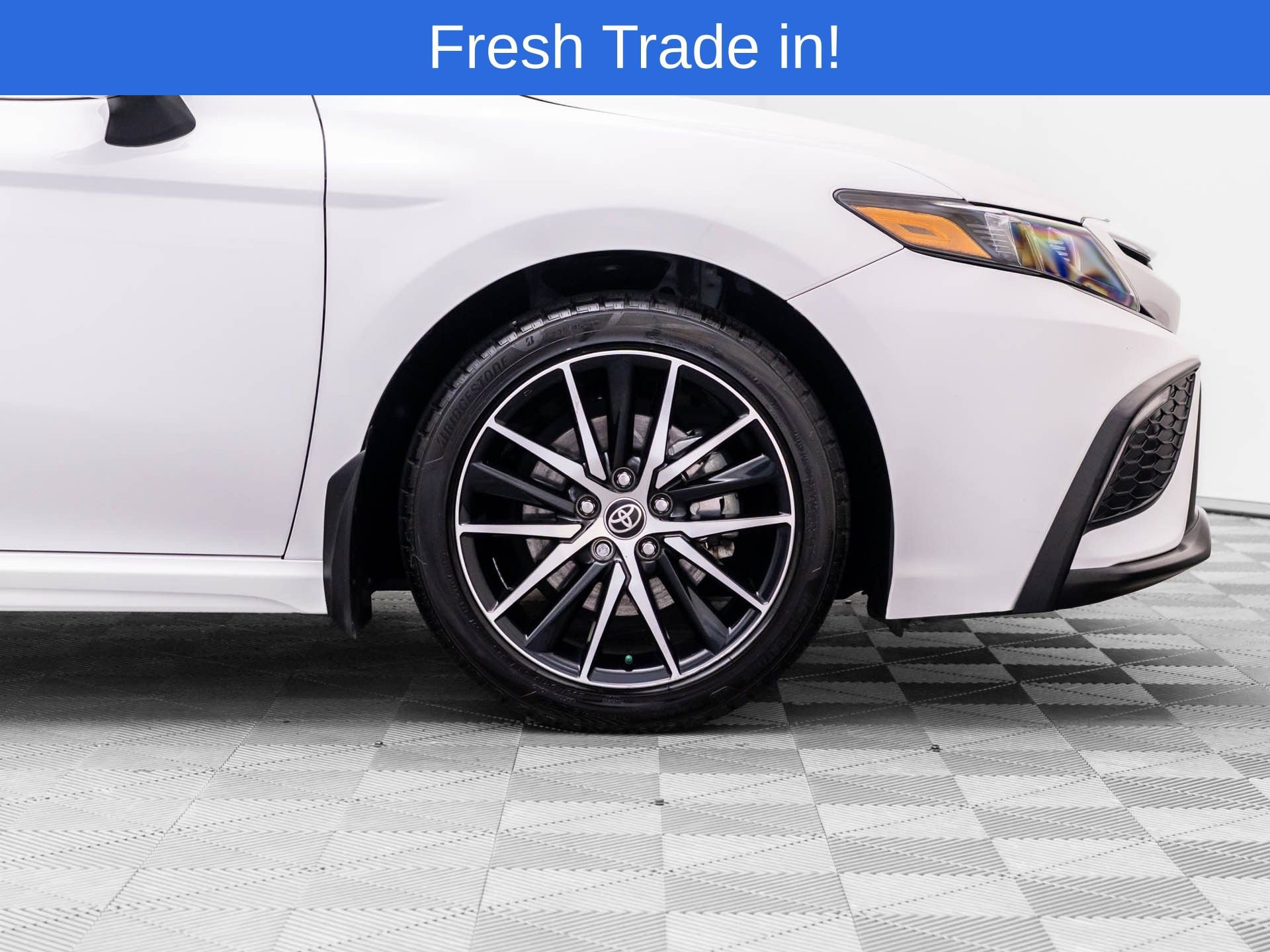 Used 2023 Toyota Camry SE FWD image 30