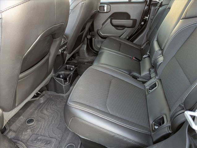 Used 2023 Jeep Gladiator Sport image 13