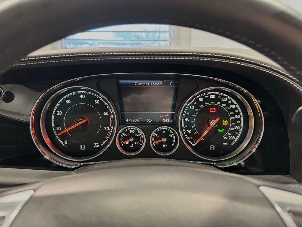 Used 2018 Bentley Flying Spur V8 image 26