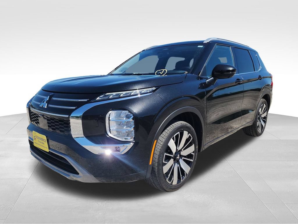 Used 2025 Mitsubishi Outlander SEL AWD/4WD image 3