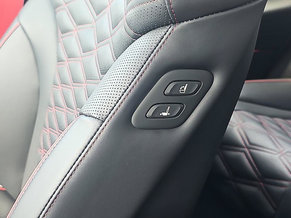 Used 2025 Genesis G80 3.5T Sport Prestige AWD/4WD image 19