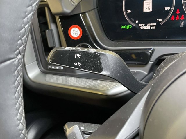 Certified 2025 Porsche Cayenne Coupe AWD/4WD image 41