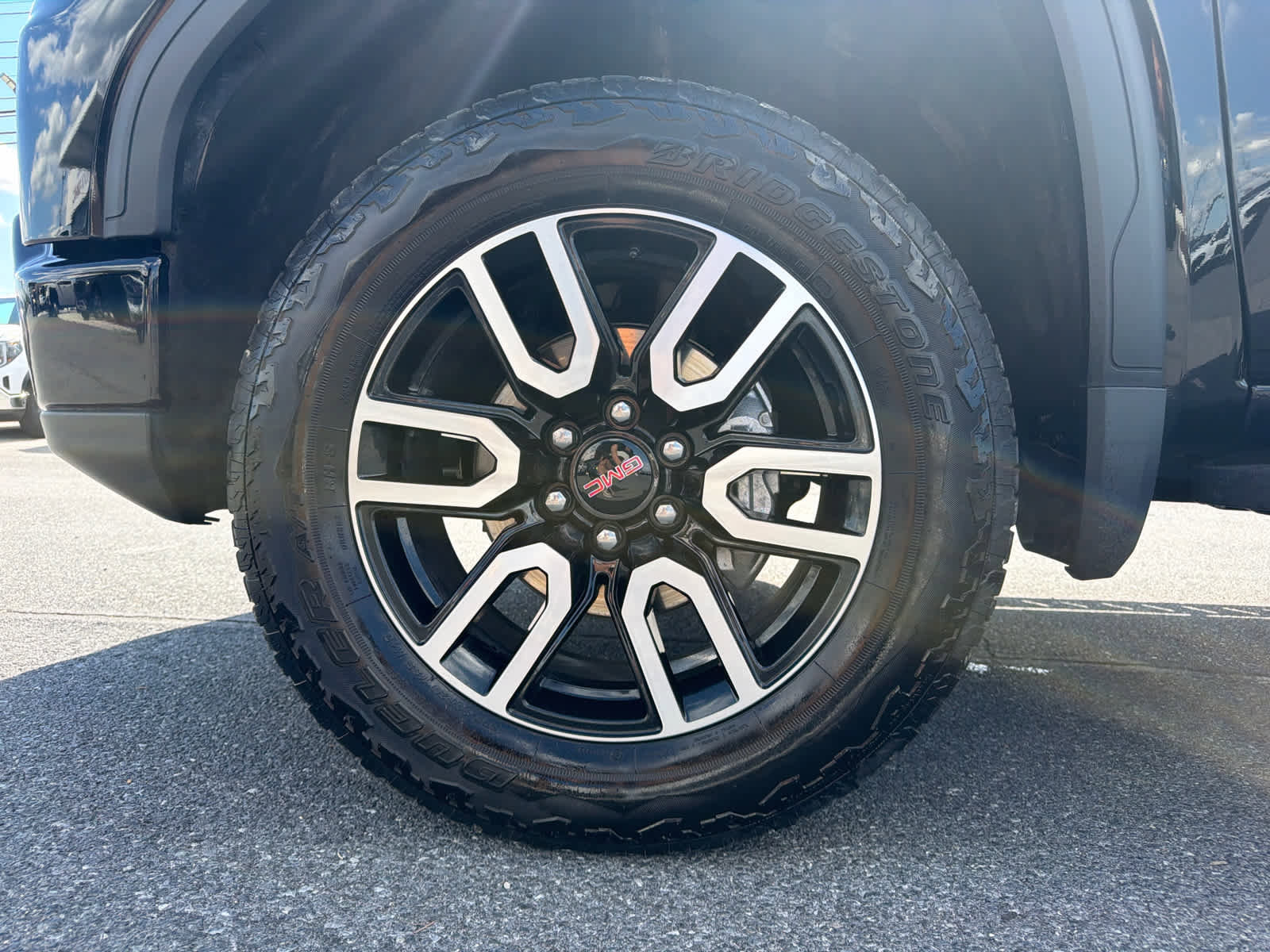Used 2023 GMC Sierra 1500 AT4 w/ AT4 Premium Package AWD/4WD image 13