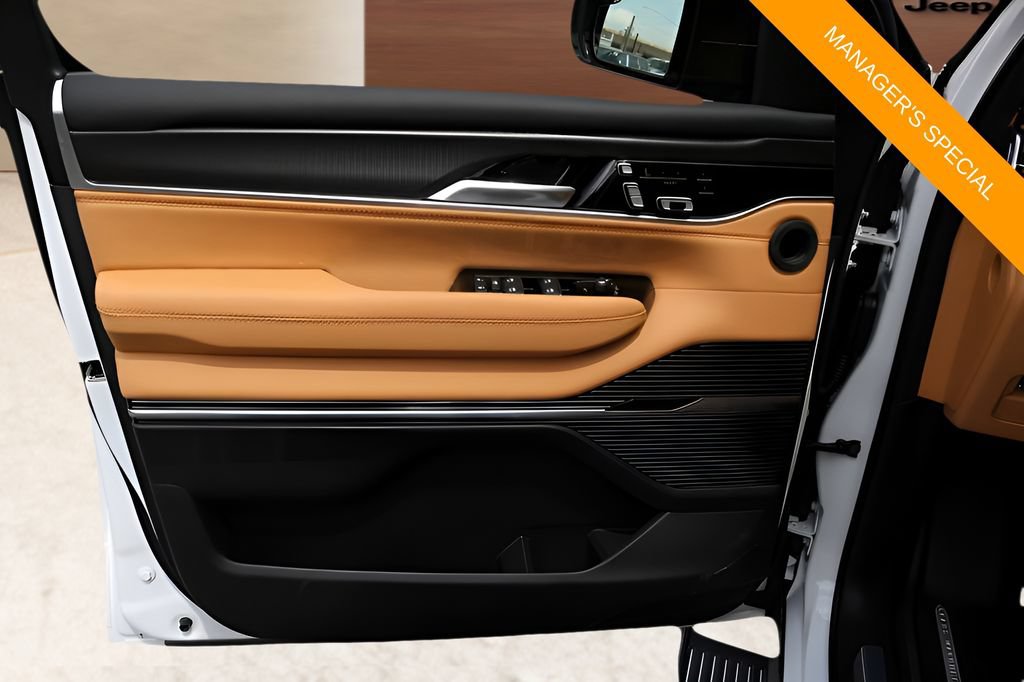 New 2026 Jeep Grand Wagoneer Summit AWD/4WD image 11