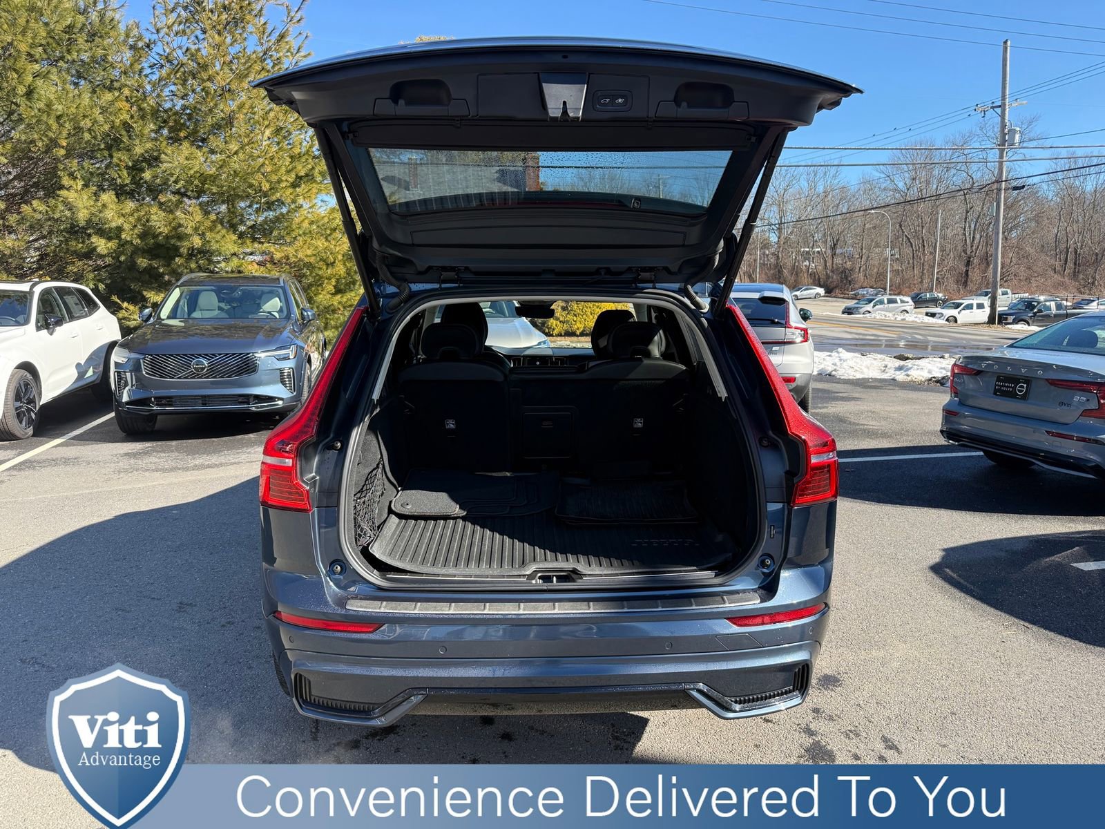 Certified 2023 Volvo XC60 B5 Ultimate w/ Climate Package image 23