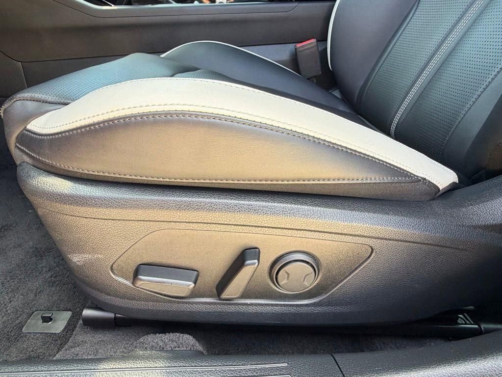 Used 2025 Kia K5 GT-Line AWD/4WD image 13