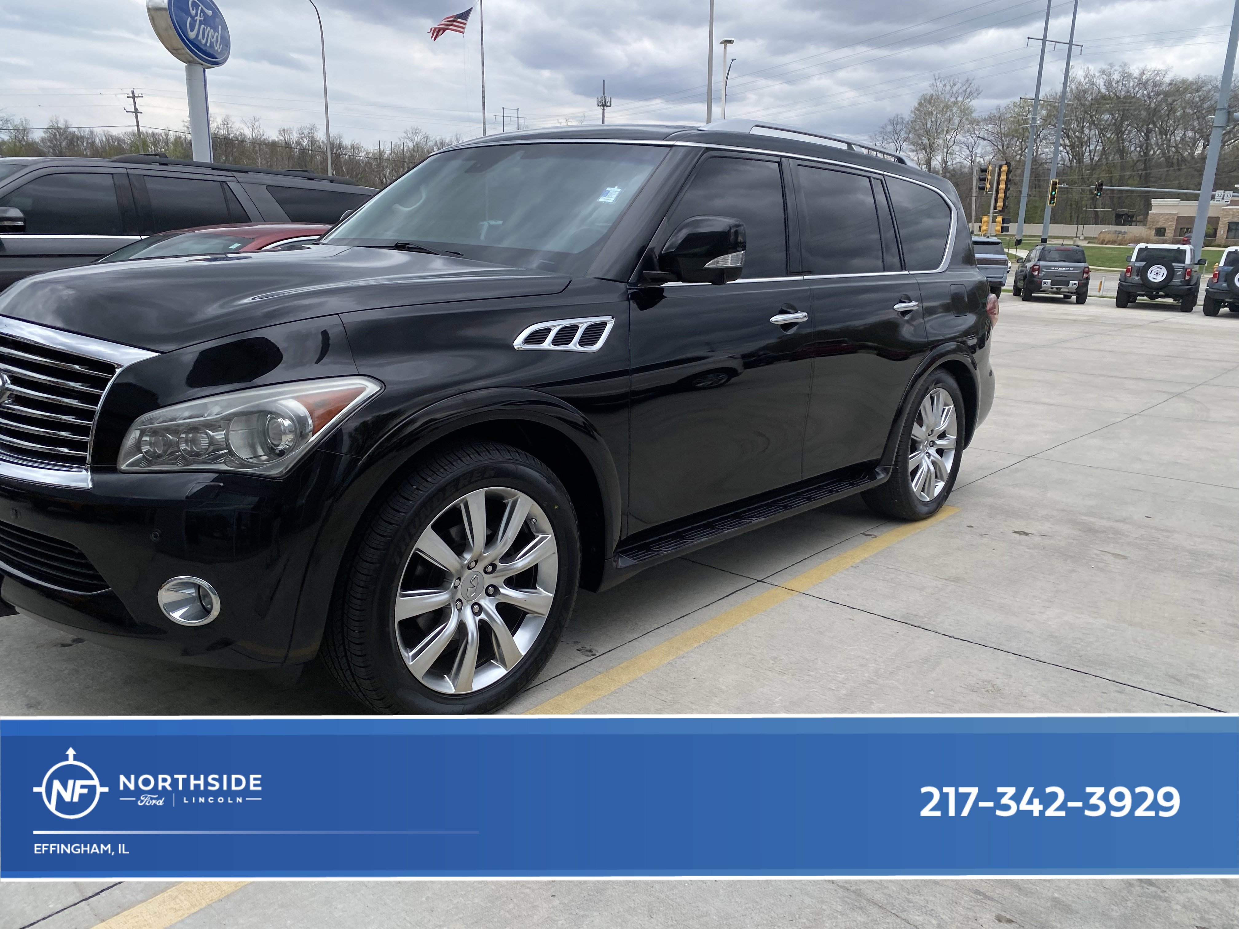 Used 2013 INFINITI QX56 4WD w/ Deluxe Touring Pkg image 1
