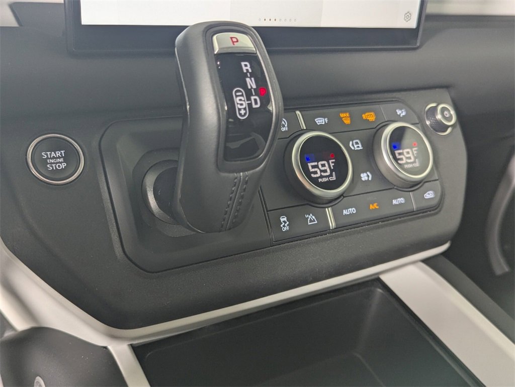 Used 2025 Land Rover Defender 110 S image 19