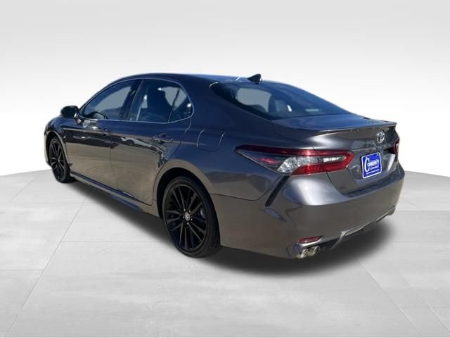 Used 2023 Toyota Camry XSE FWD image 4