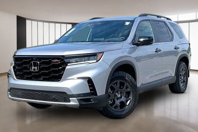 Certified 2025 Honda Pilot TrailSport image 1