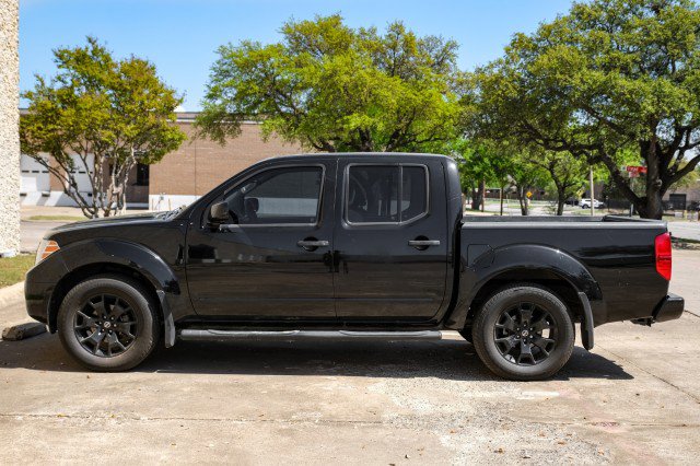 Used 2021 Nissan Frontier SV w/ Midnight Edition Floor Mats image 11